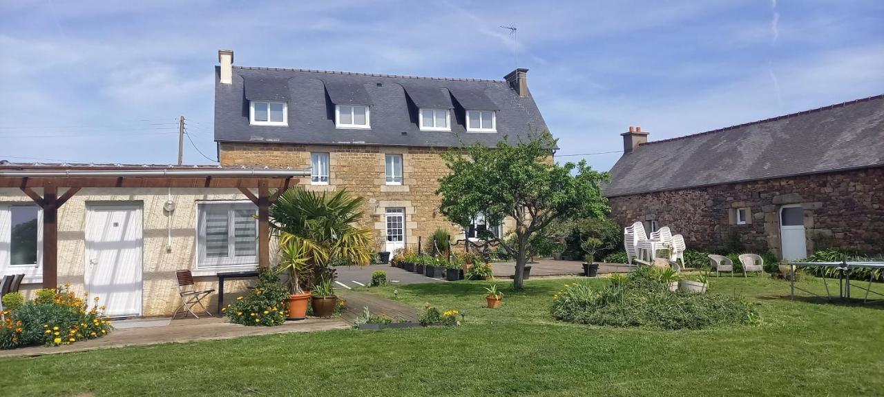 Le Relais De Launay Ploubazlanec Exterior photo